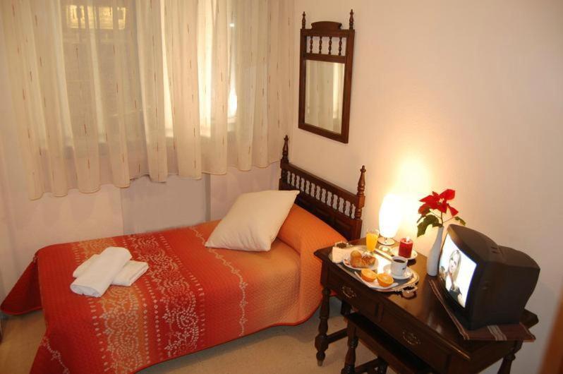 Hostal Los Infantes Саламанка Номер фото